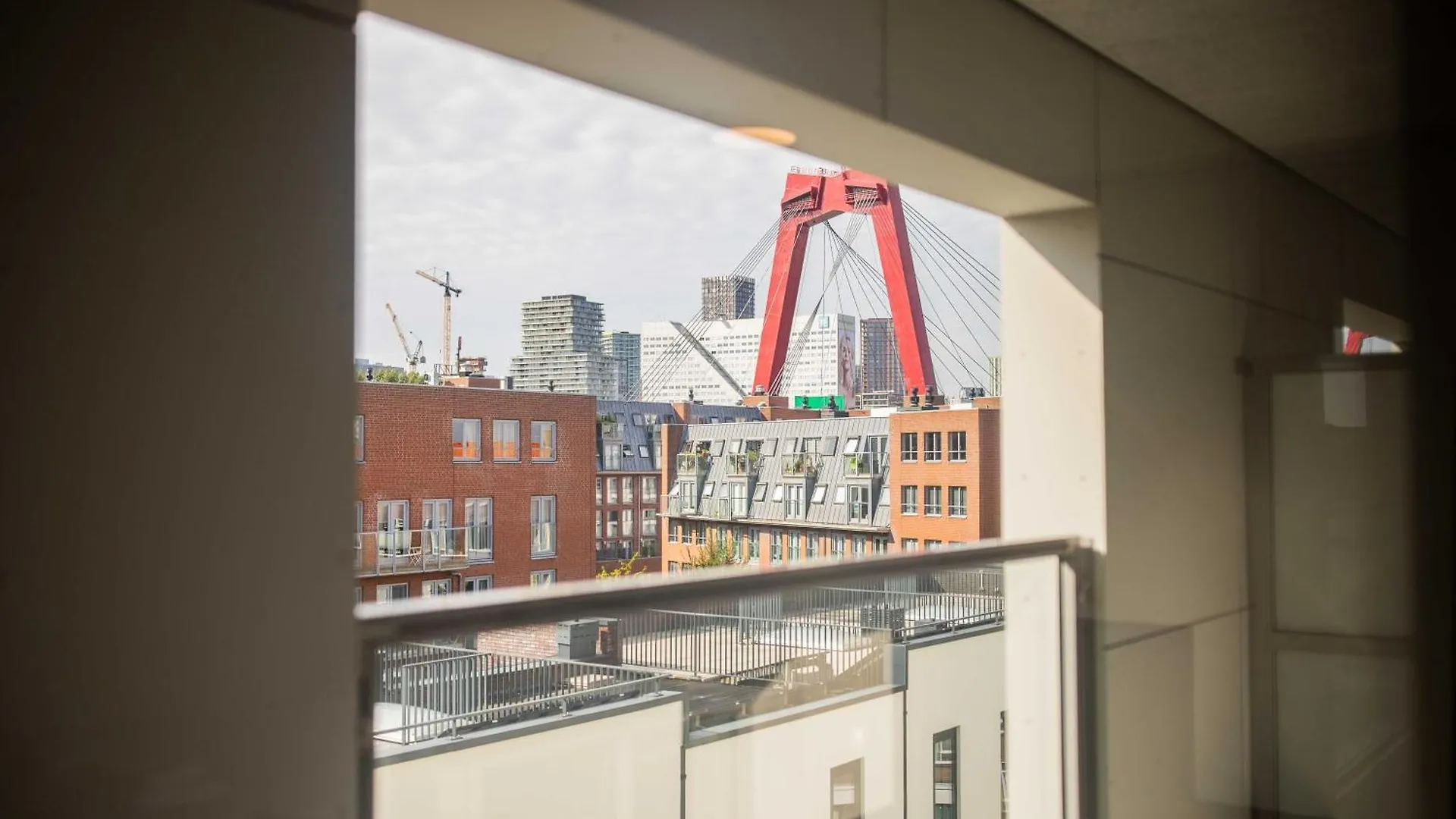 Prins Hendrikkade Rotterdam Aparthotel